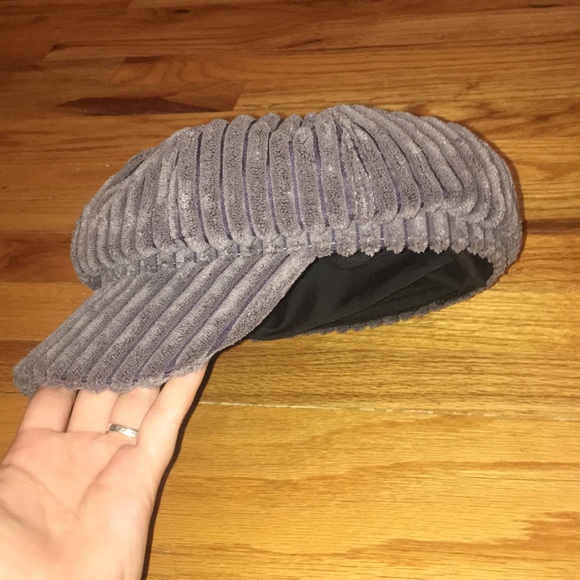 Fuzzy gray hat - Picture 4 of 4